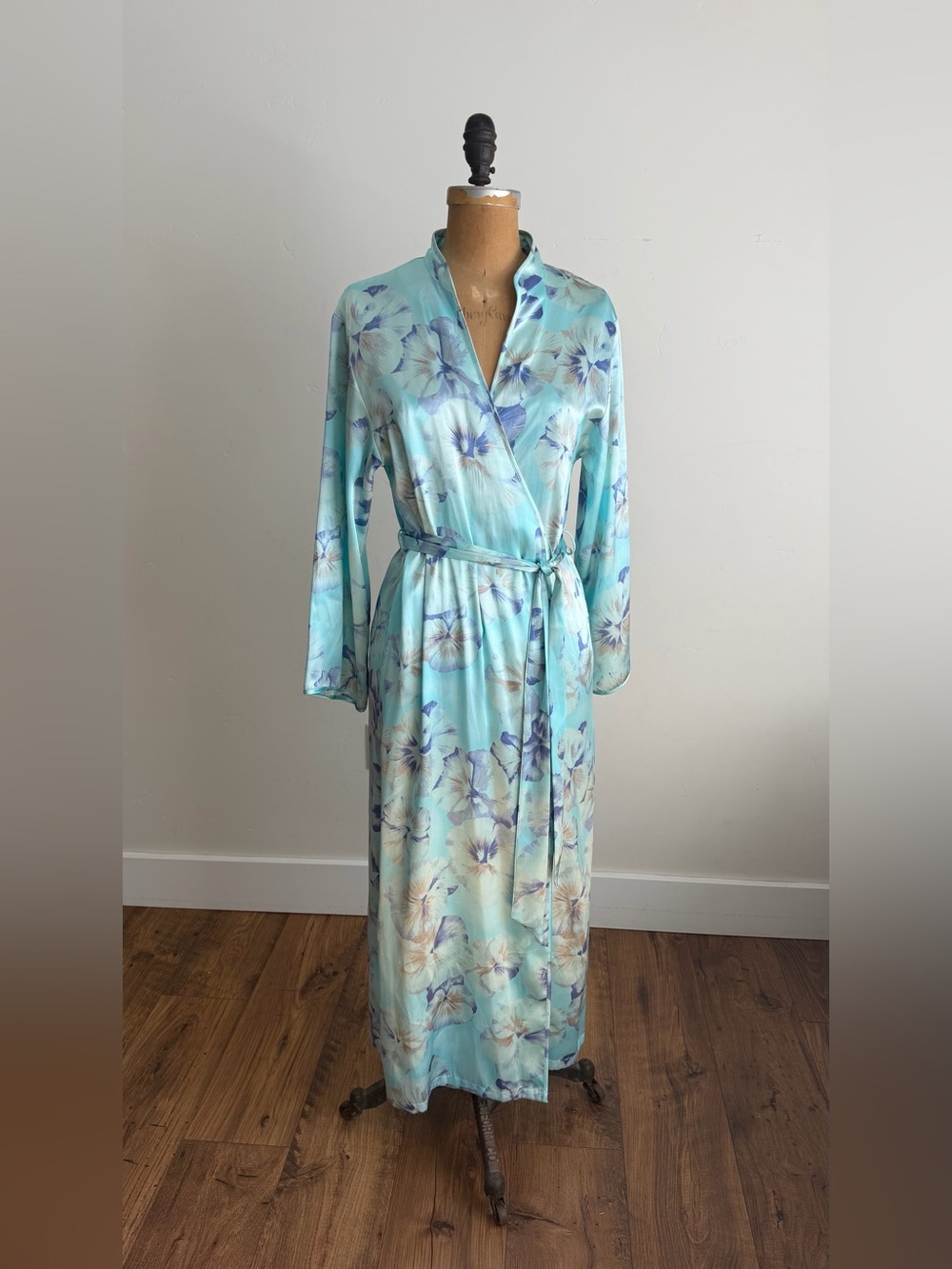 Vintage Halston 80s Women's Light Blue Floral Satin Robe with Wrap Belt